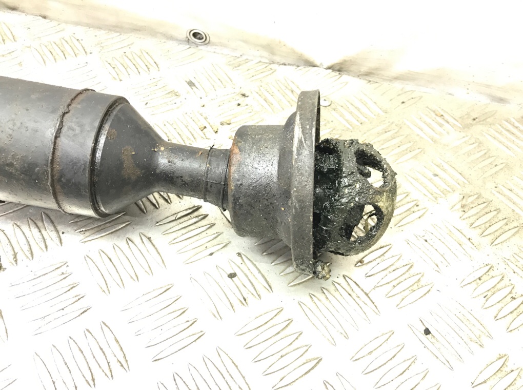 Карданный вал бу для Jaguar XE  2.0 TDi,  2015 г.