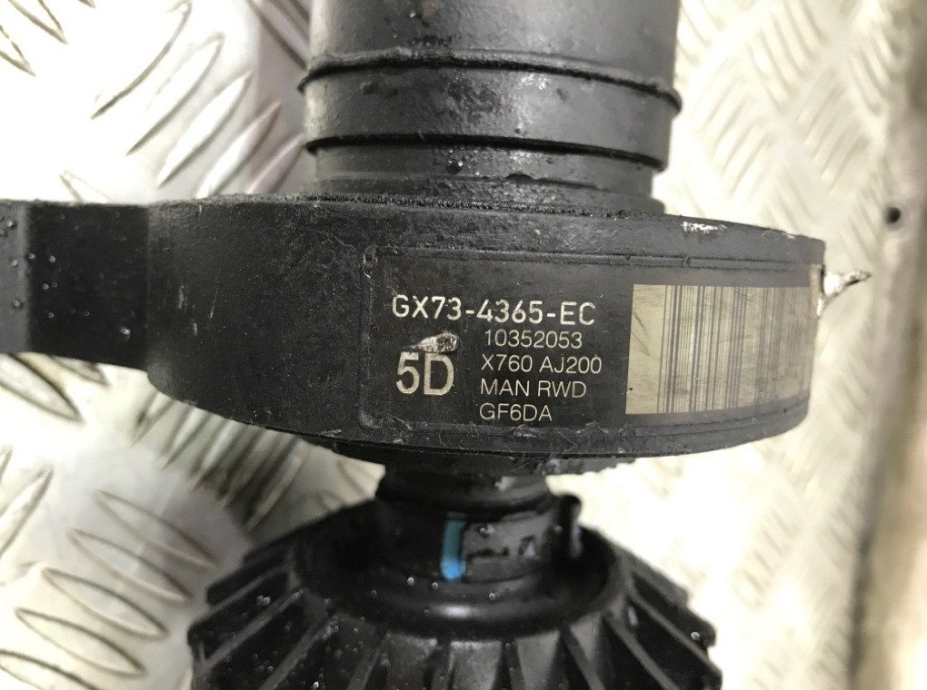 Карданный вал бу для Jaguar XE  2.0 TDi,  2015 г.