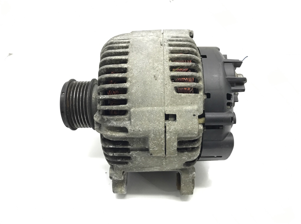 Генератор бу для Audi A6 C6 2.0 TDi,  2007 г.