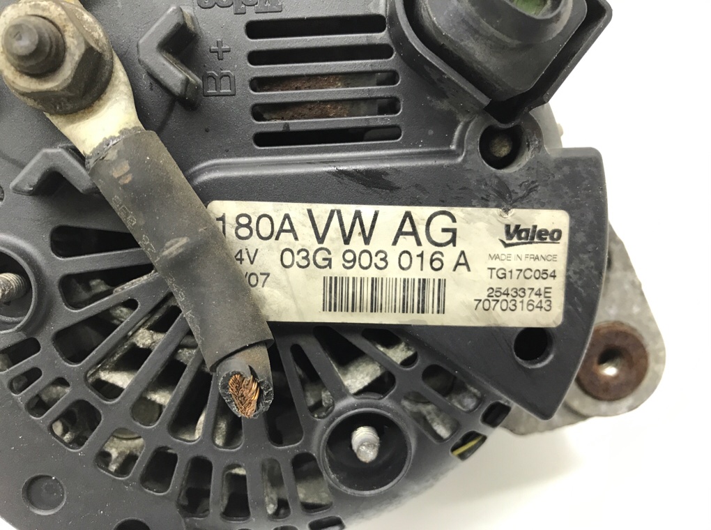 Генератор бу для Audi A6 C6 2.0 TDi,  2007 г.