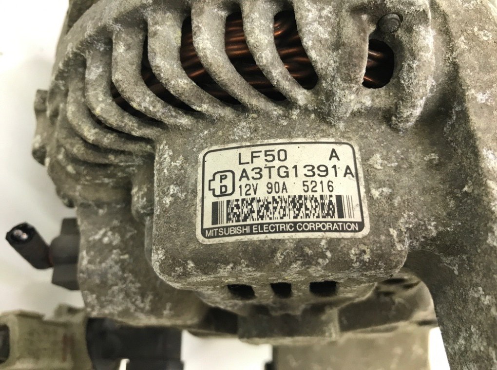 Генератор бу для Mazda 3  BK 2.0 i,  2005 г.