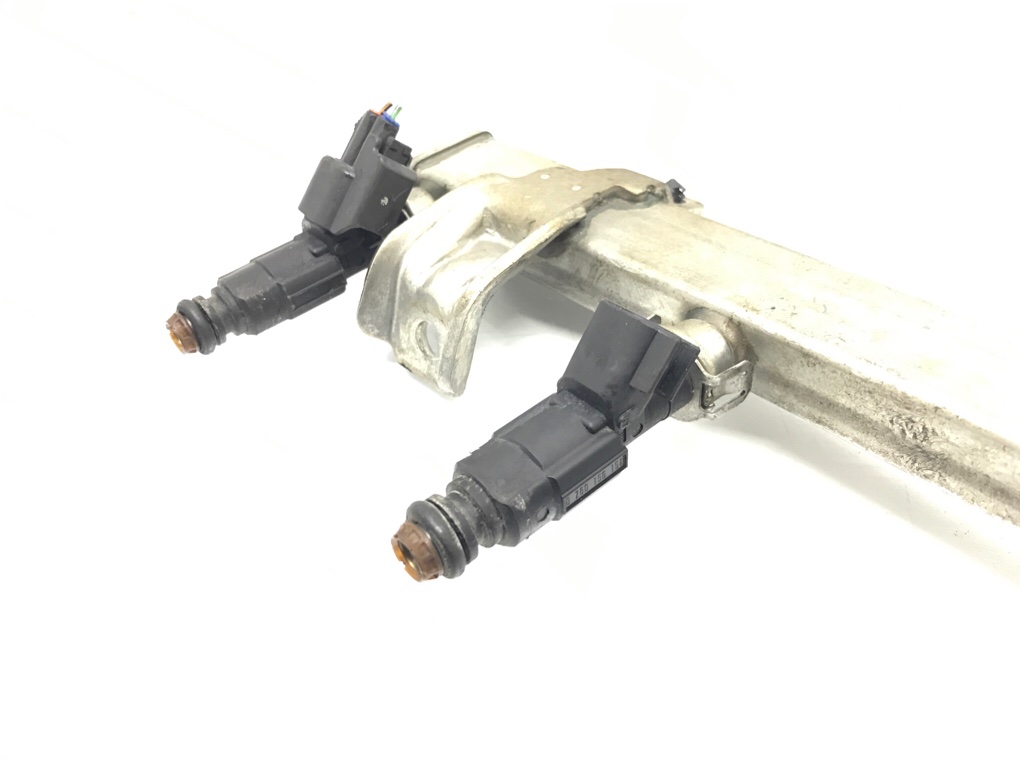 Топливная рампа бу для Mazda 3  BK 2.0 i,  2005 г.