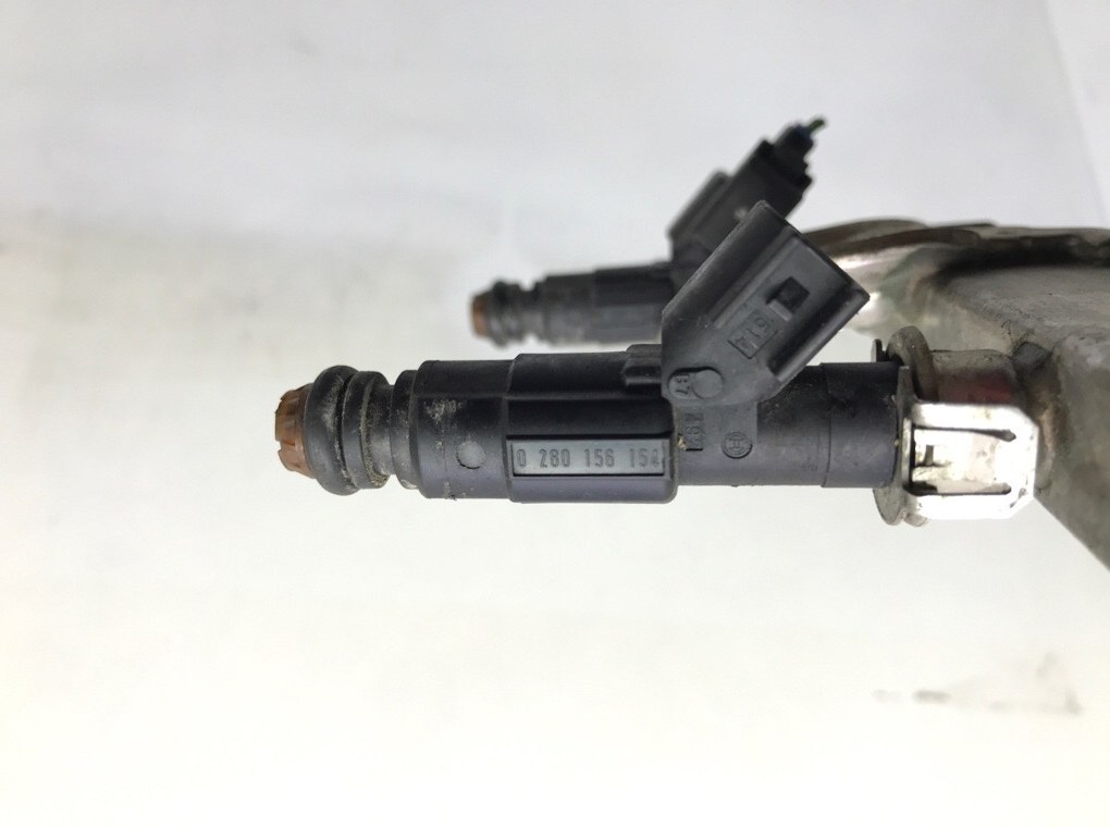 Топливная рампа бу для Mazda 3  BK 2.0 i,  2005 г.