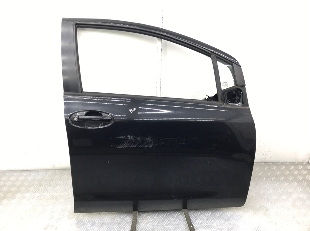 Дверь передняя правая бу для Toyota Yaris XP9 1.4 TD, 2009 г.