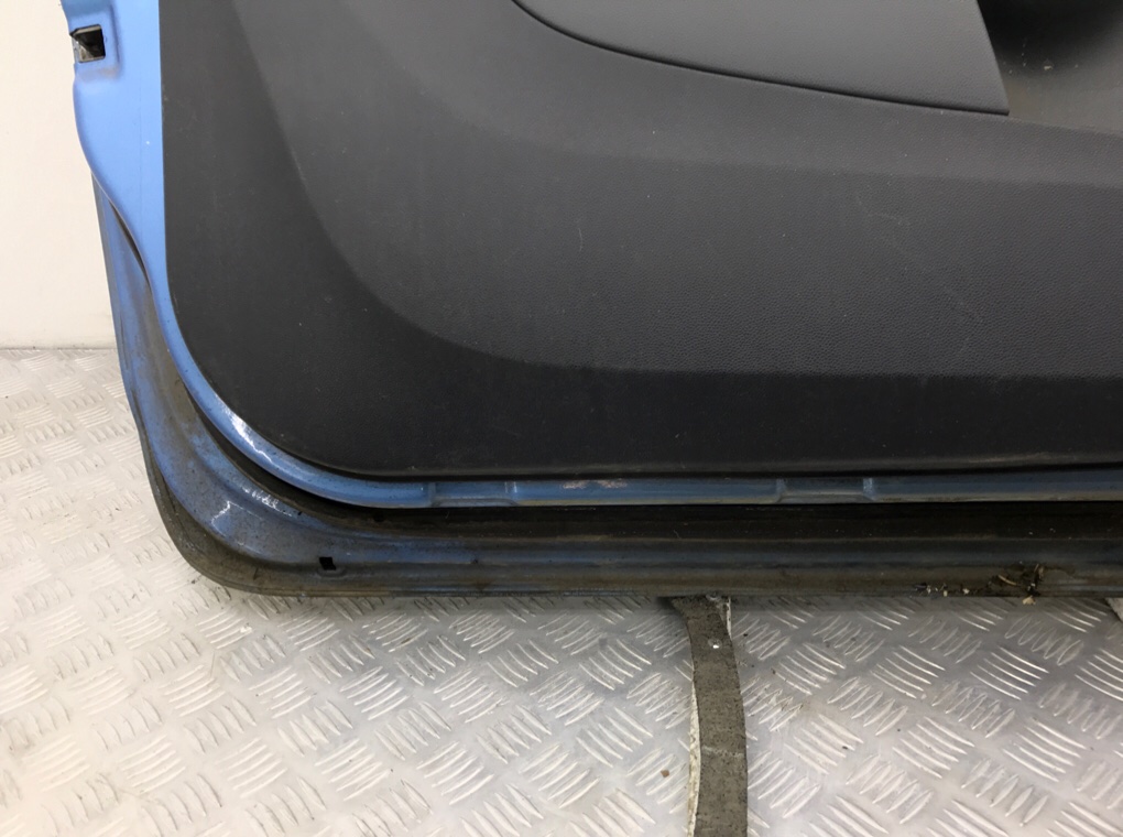 Дверь передняя левая бу для Ford Fiesta 6 1.3 i,  2010 г.