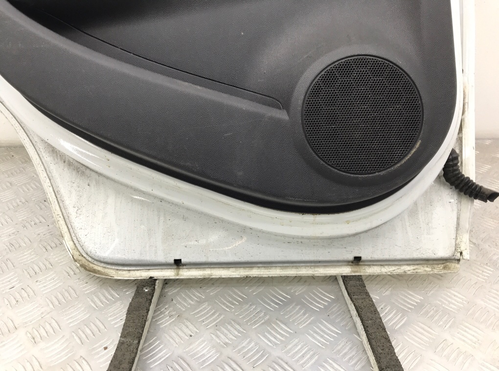 Дверь задняя левая бу для Opel Corsa D 1.4 i, 2012 г. Дверь задняя левая бу для Opel Corsa D 1.4 i, 2012 г.