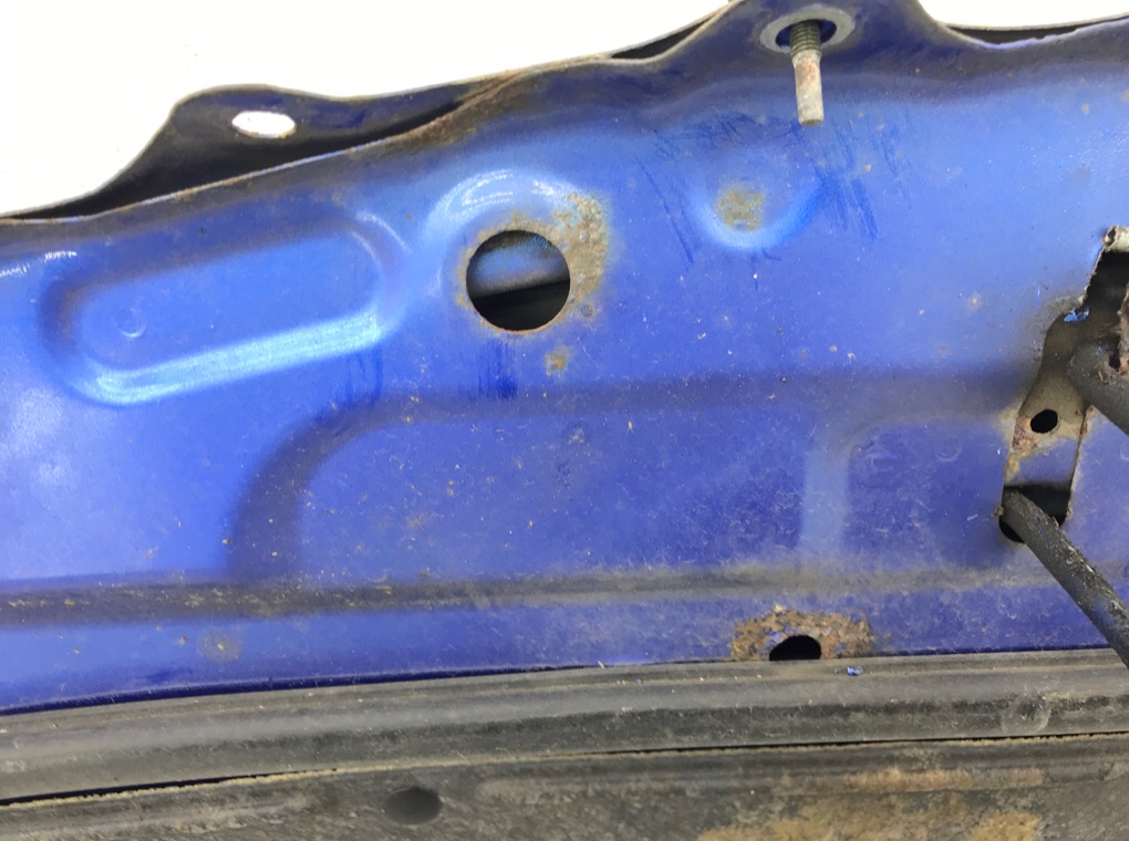 Капот бу для Mazda 3  BK 1.6 TD,  2005 г.