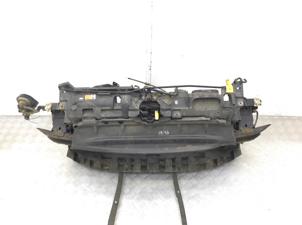 Панель передняя (телевизор) бу для Ford Fiesta 6 1.3 i, 2010 г. Панель передняя (телевизор) бу для Ford Fiesta 6 1.3 i, 2010 г.