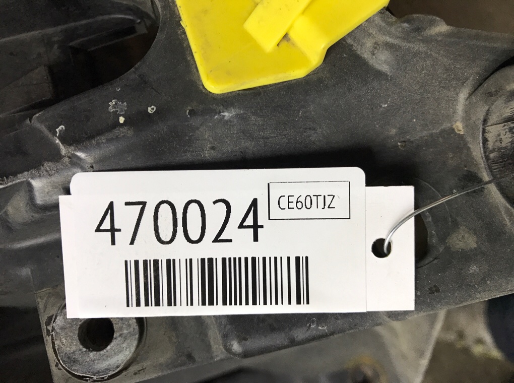 Панель передняя (телевизор) бу для Ford Fiesta 6 1.3 i, 2010 г. Панель передняя (телевизор) бу для Ford Fiesta 6 1.3 i, 2010 г.