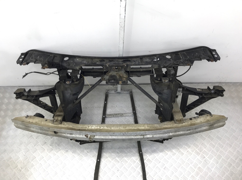 Панель передняя (телевизор) бу для BMW X3 E83 2.0 TD,  2005 г.