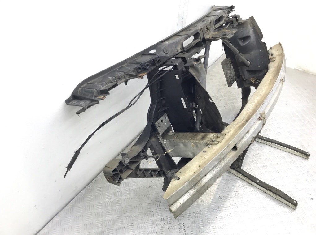 Панель передняя (телевизор) бу для BMW X3 E83 2.0 TD,  2005 г.