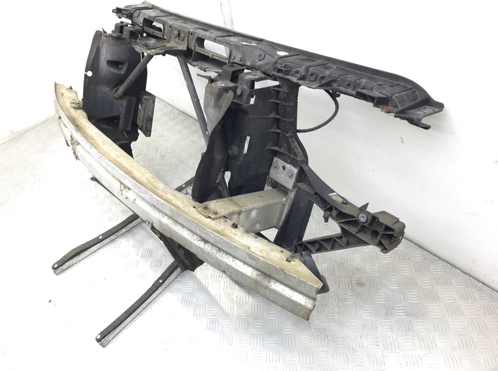 Панель передняя (телевизор) бу для BMW X3 E83 2.0 TD,  2005 г.