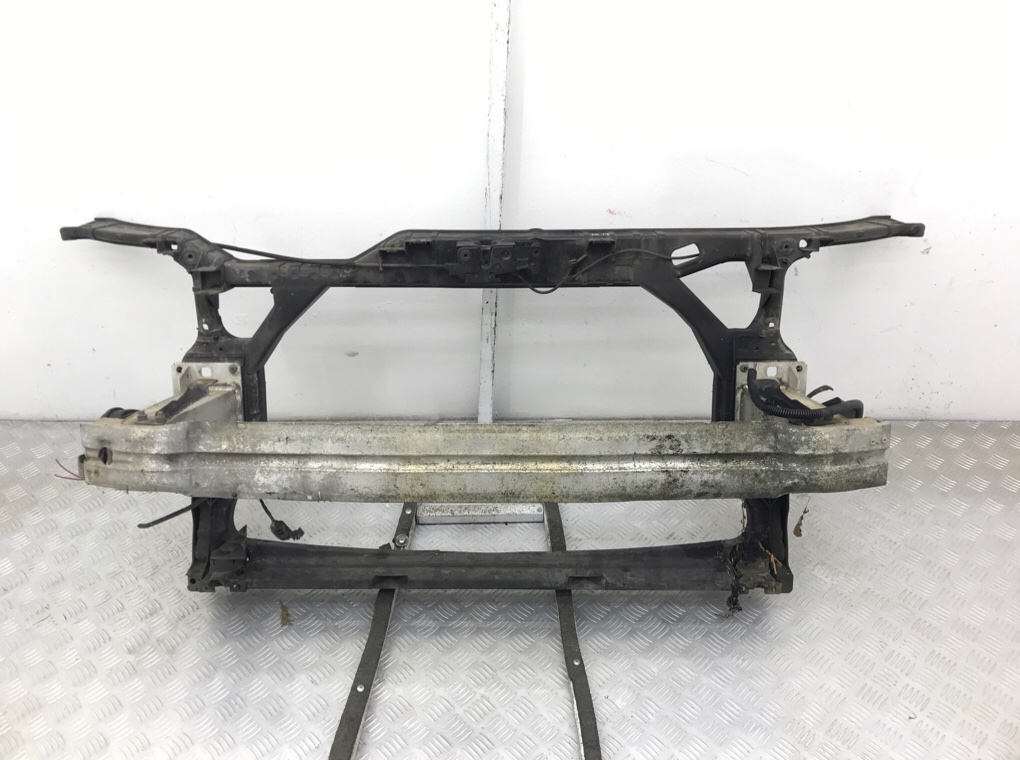 Панель передняя (телевизор) бу для Audi A4 B8 2.0 TDi, 2009 г.