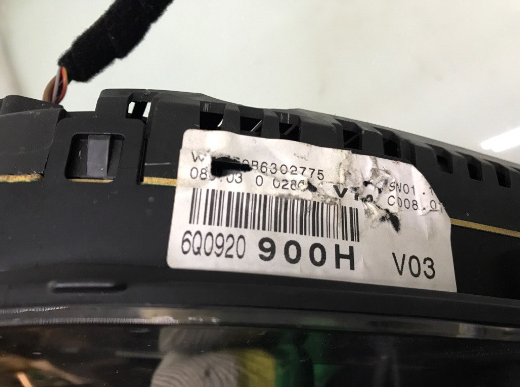 Щиток приборов (приборная панель) бу для Volkswagen Polo 4 1.2 i, 2003 г. Щиток приборов (приборная панель) бу для Volkswagen Polo 4 1.2 i, 2003 г.