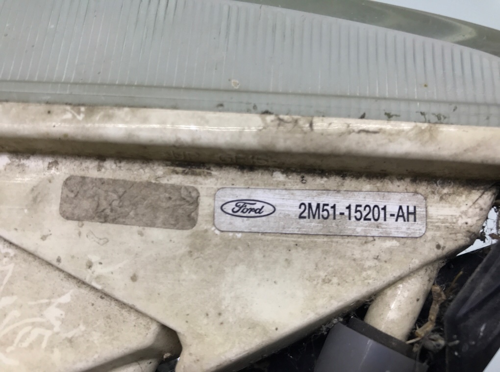 Фара противотуманная левая бу для Ford Focus 1 1.6 i,  2004 г.