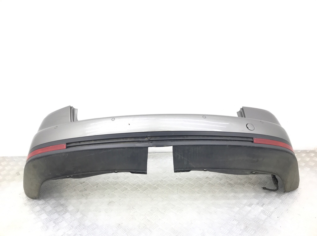 Бампер задний бу для Volkswagen Touran 1 1.9 TDi, 2006 г. Бампер задний бу для Volkswagen Touran 1 1.9 TDi, 2006 г.