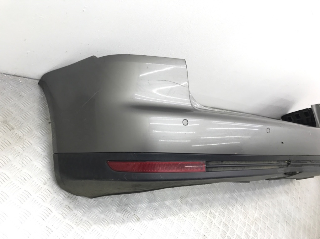 Бампер задний бу для Volkswagen Touran 1 1.9 TDi, 2006 г. Бампер задний бу для Volkswagen Touran 1 1.9 TDi, 2006 г.