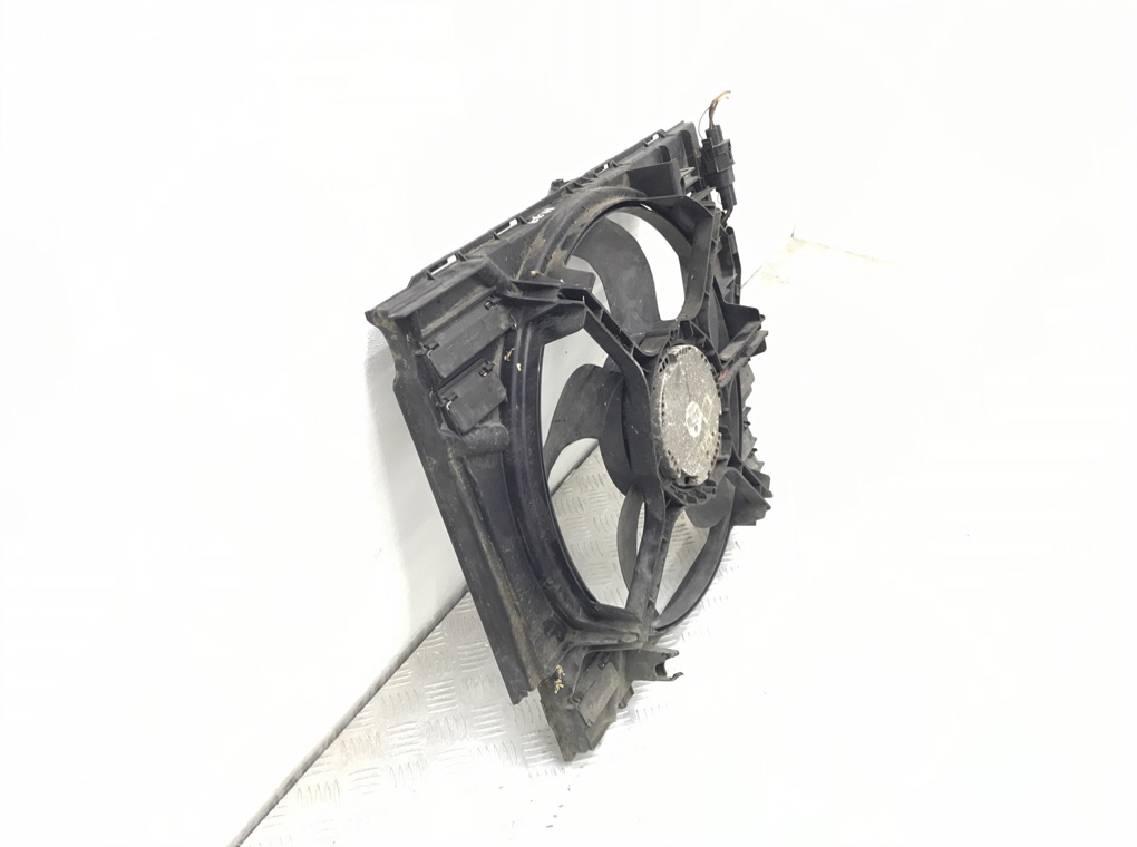 Вентилятор радиатора бу для BMW 5 E60/E61 2.0 TD, 2009 г. Вентилятор радиатора бу для BMW 5 E60/E61 2.0 TD, 2009 г.