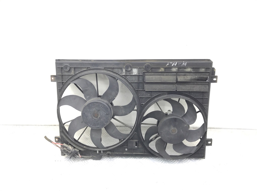 Вентилятор радиатора бу для Audi A3 8P 2.0 TDi, 2005 г.