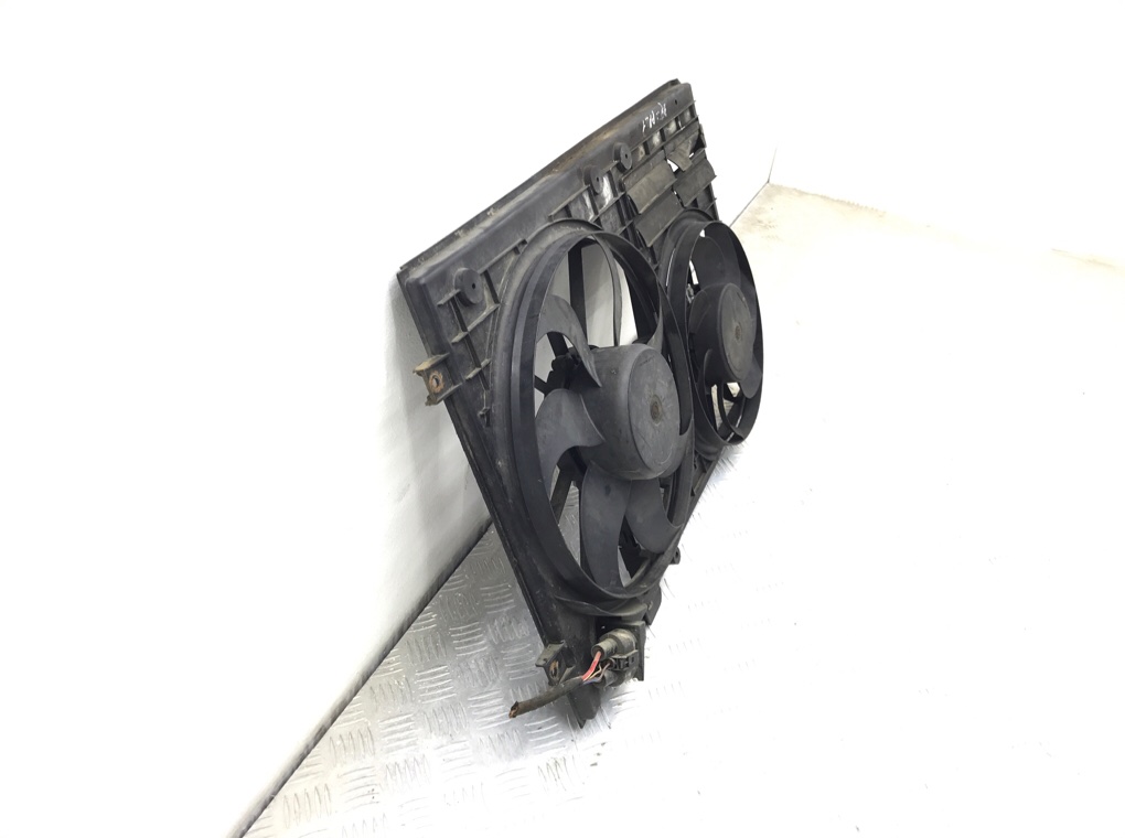 Вентилятор радиатора бу для Audi A3 8P 2.0 TDi, 2005 г. Вентилятор радиатора бу для Audi A3 8P 2.0 TDi, 2005 г.