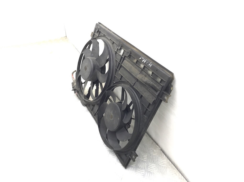 Вентилятор радиатора бу для Audi A3 8P 2.0 TDi, 2005 г. Вентилятор радиатора бу для Audi A3 8P 2.0 TDi, 2005 г.