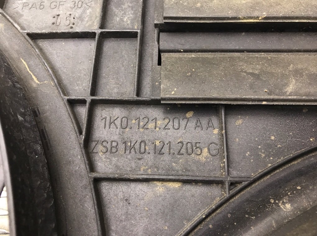 Вентилятор радиатора бу для Audi A3 8P 2.0 TDi, 2005 г. Вентилятор радиатора бу для Audi A3 8P 2.0 TDi, 2005 г.