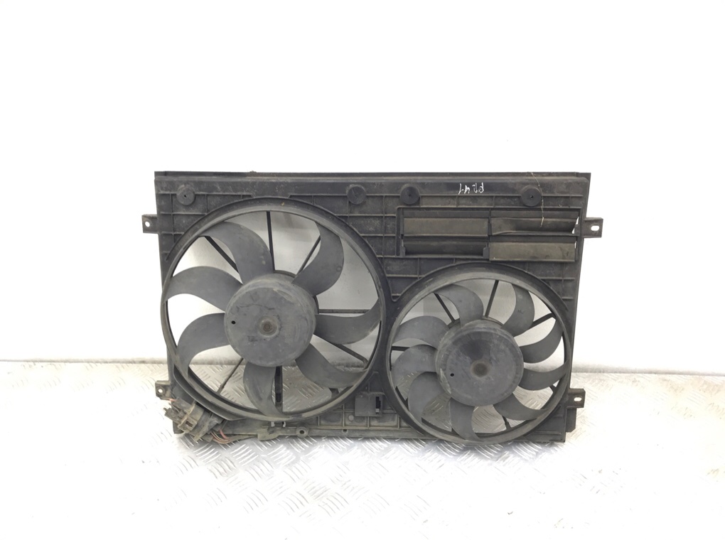Вентилятор радиатора бу для Volkswagen Touran 2.0 TDi, 2008 г.
