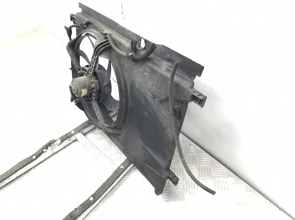 Вентилятор радиатора бу для Opel Corsa D 1.2 i,  2010 г.