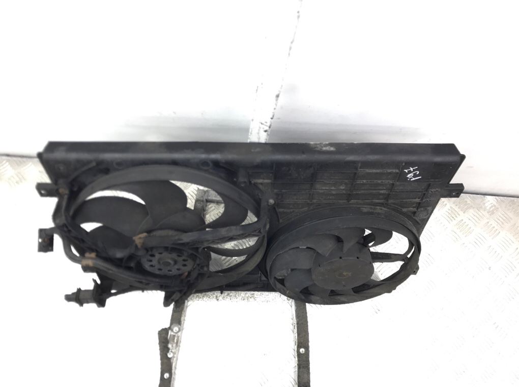 Вентилятор радиатора бу для Volkswagen Polo 4 1.2 i, 2004 г. Вентилятор радиатора бу для Volkswagen Polo 4 1.2 i, 2004 г.