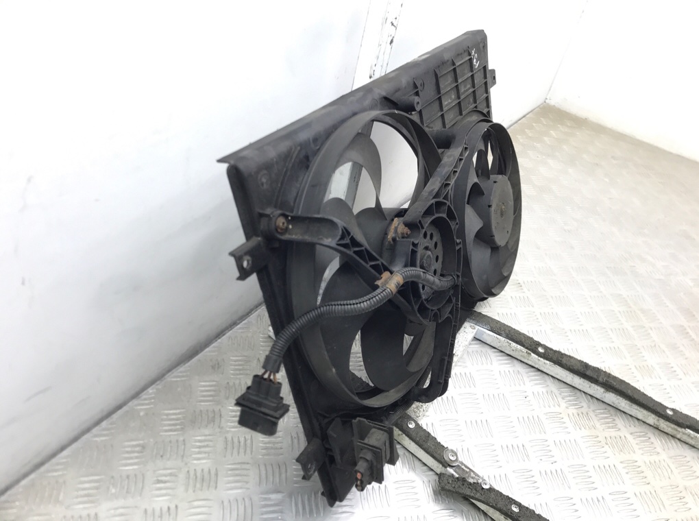 Вентилятор радиатора бу для Volkswagen Polo 4 1.2 i, 2004 г. Вентилятор радиатора бу для Volkswagen Polo 4 1.2 i, 2004 г.