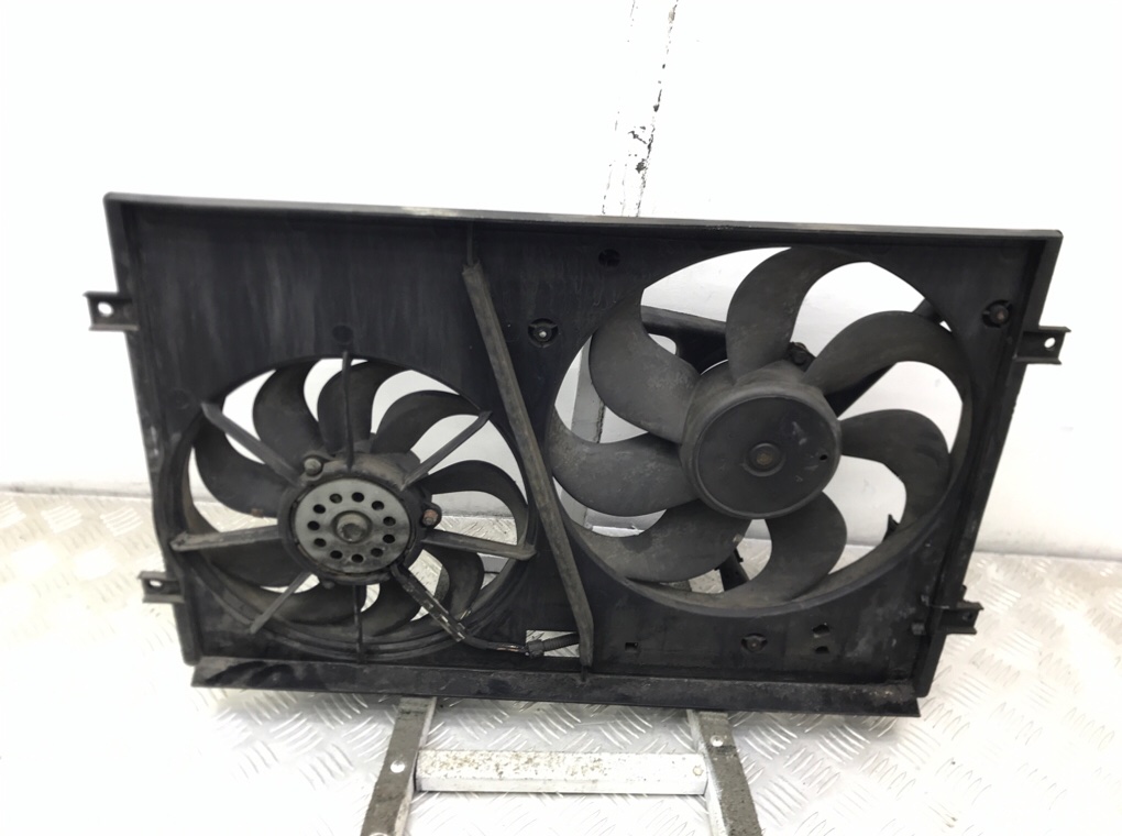 Вентилятор радиатора бу для Volkswagen Polo 4 1.2 i, 2004 г. Вентилятор радиатора бу для Volkswagen Polo 4 1.2 i, 2004 г.