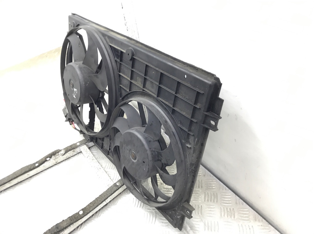 Вентилятор радиатора бу для Volkswagen Golf 5 1.9 TDi, 2007 г. Вентилятор радиатора бу для Volkswagen Golf 5 1.9 TDi, 2007 г.