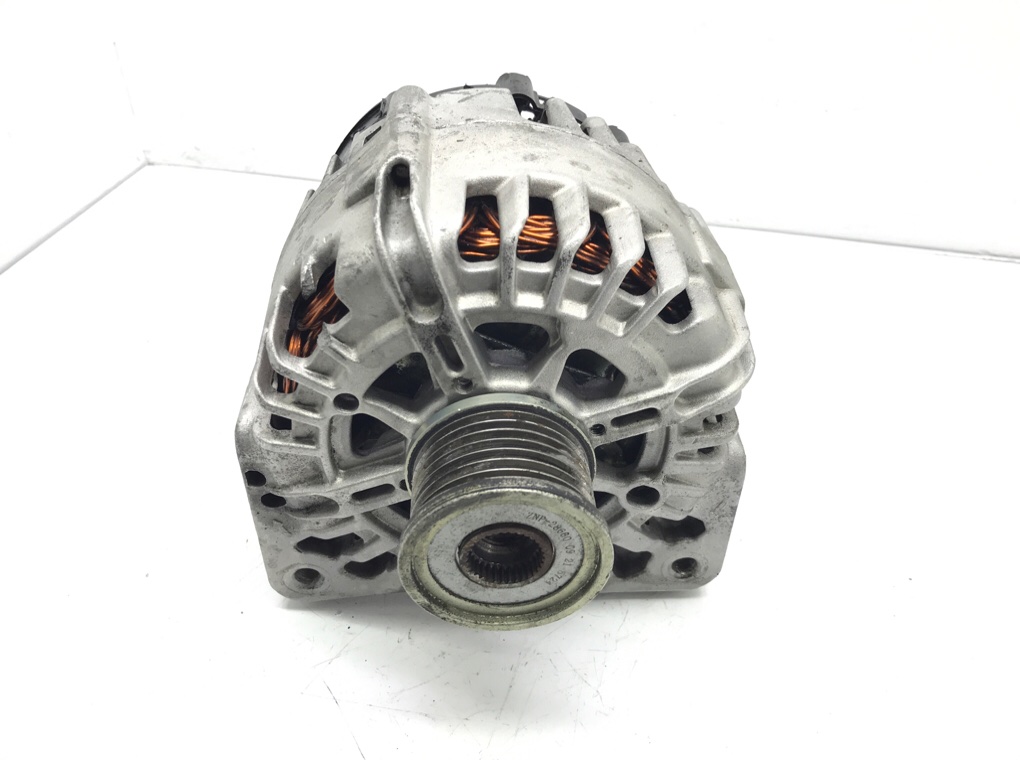 Генератор бу для Renault Trafic 2 2.0 DCi, 2008 г.