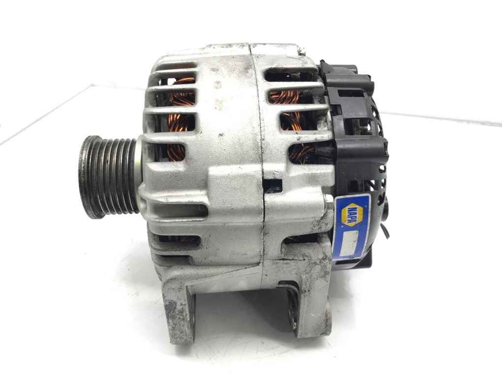 Генератор бу для Renault Trafic 2 2.0 DCi,  2008 г.