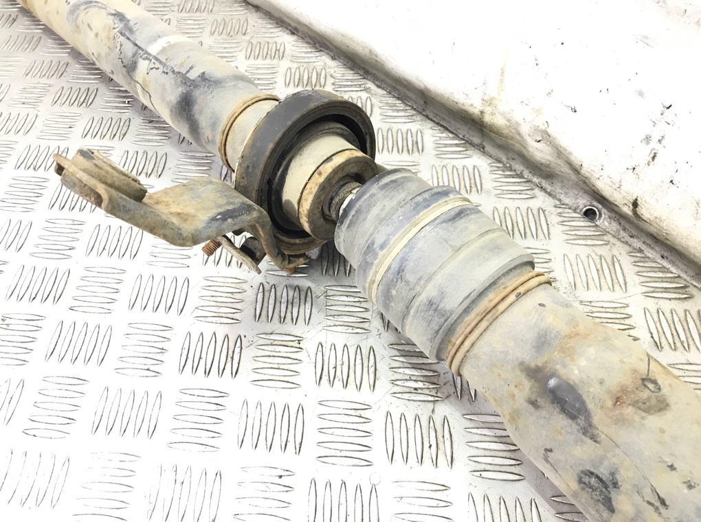 Карданный вал бу для Mitsubishi Outlander 1 2.4 i, 2004 г. Карданный вал бу для Mitsubishi Outlander 1 2.4 i, 2004 г.