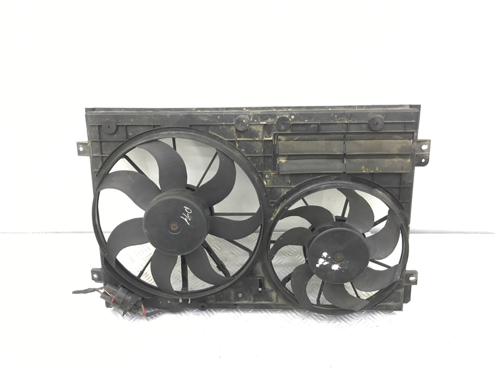 Вентилятор радиатора бу для Volkswagen Passat B6 2.0 TDi, 2009 г.
