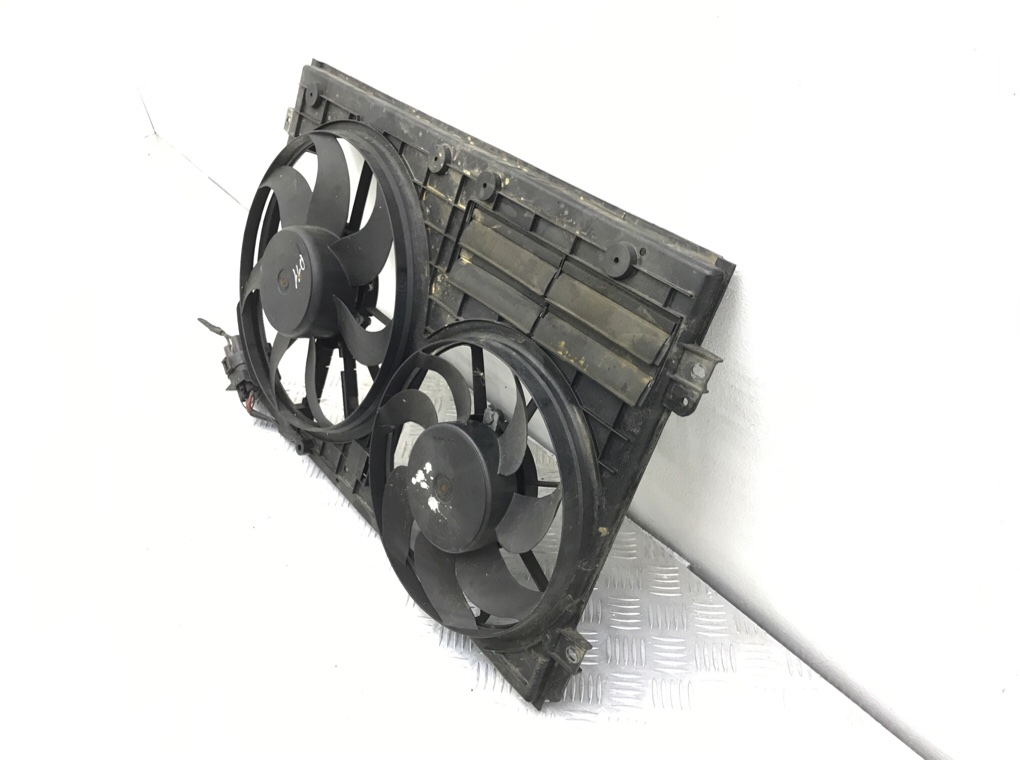 Вентилятор радиатора бу для Volkswagen Passat B6 2.0 TDi, 2009 г. Вентилятор радиатора бу для Volkswagen Passat B6 2.0 TDi, 2009 г.