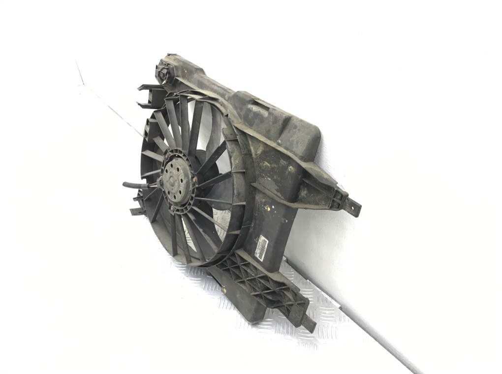 Вентилятор радиатора бу для Renault Megane 2 1.6 i,  2007 г.