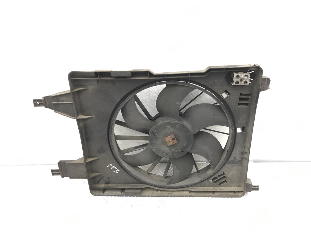 Вентилятор радиатора бу для Renault Megane 2 1.6 i,  2007 г.