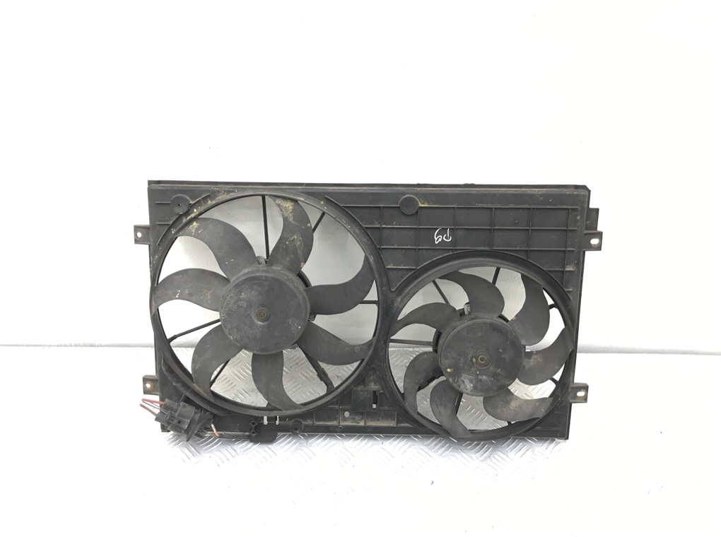 Вентилятор радиатора бу для Volkswagen Golf 5 1.9 TDi, 2005 г.
