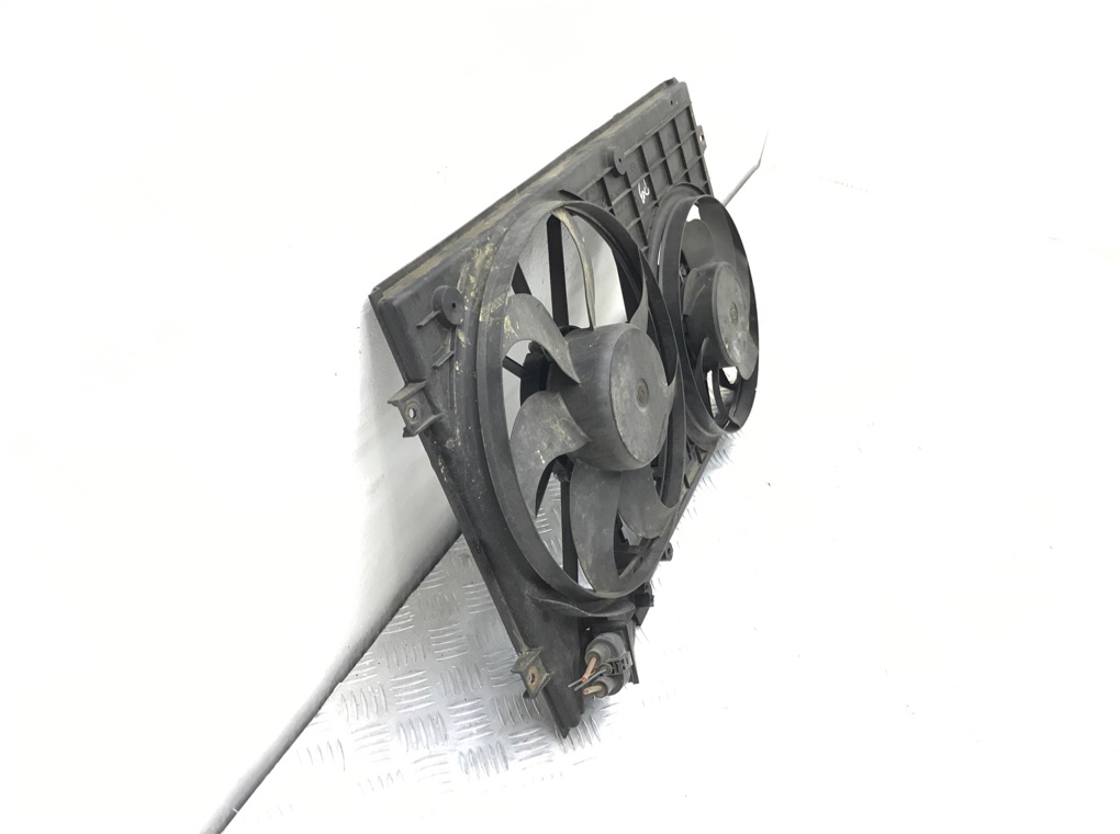 Вентилятор радиатора бу для Volkswagen Golf 5 1.9 TDi, 2005 г. Вентилятор радиатора бу для Volkswagen Golf 5 1.9 TDi, 2005 г.