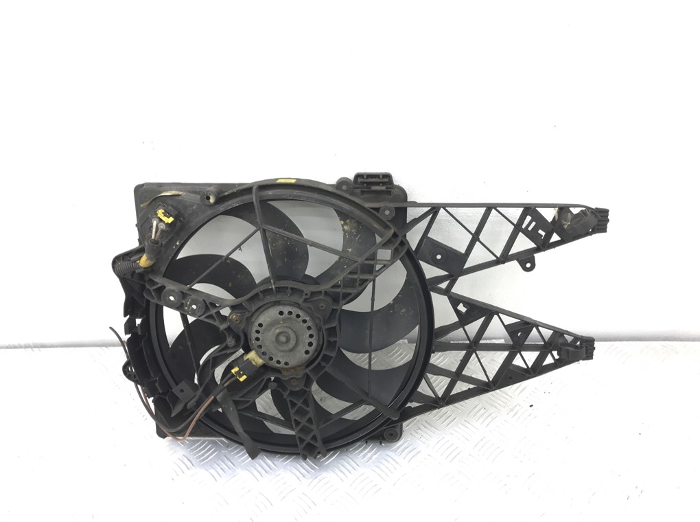 Вентилятор радиатора бу для Opel Combo D 1.3 CDTI, 2014 г.