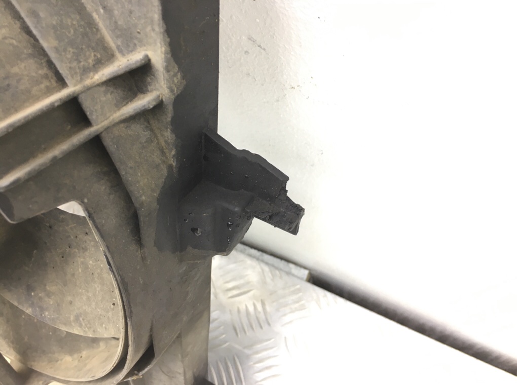 Вентилятор радиатора бу для Jaguar X-Type  2.2 TDCi,  2007 г.