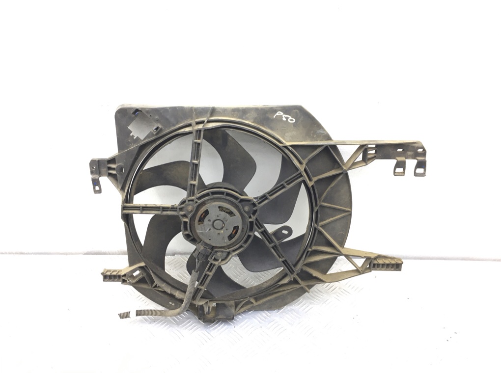 Вентилятор радиатора бу для Renault Trafic 2 2.0 DCi, 2009 г.