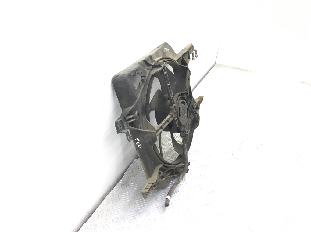 Вентилятор радиатора бу для Renault Trafic 2 2.0 DCi, 2009 г. Вентилятор радиатора бу для Renault Trafic 2 2.0 DCi, 2009 г.