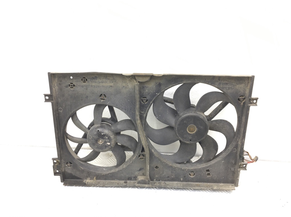 Вентилятор радиатора бу для Volkswagen Bora 1.9 TDi, 2004 г. Вентилятор радиатора бу для Volkswagen Bora 1.9 TDi, 2004 г.