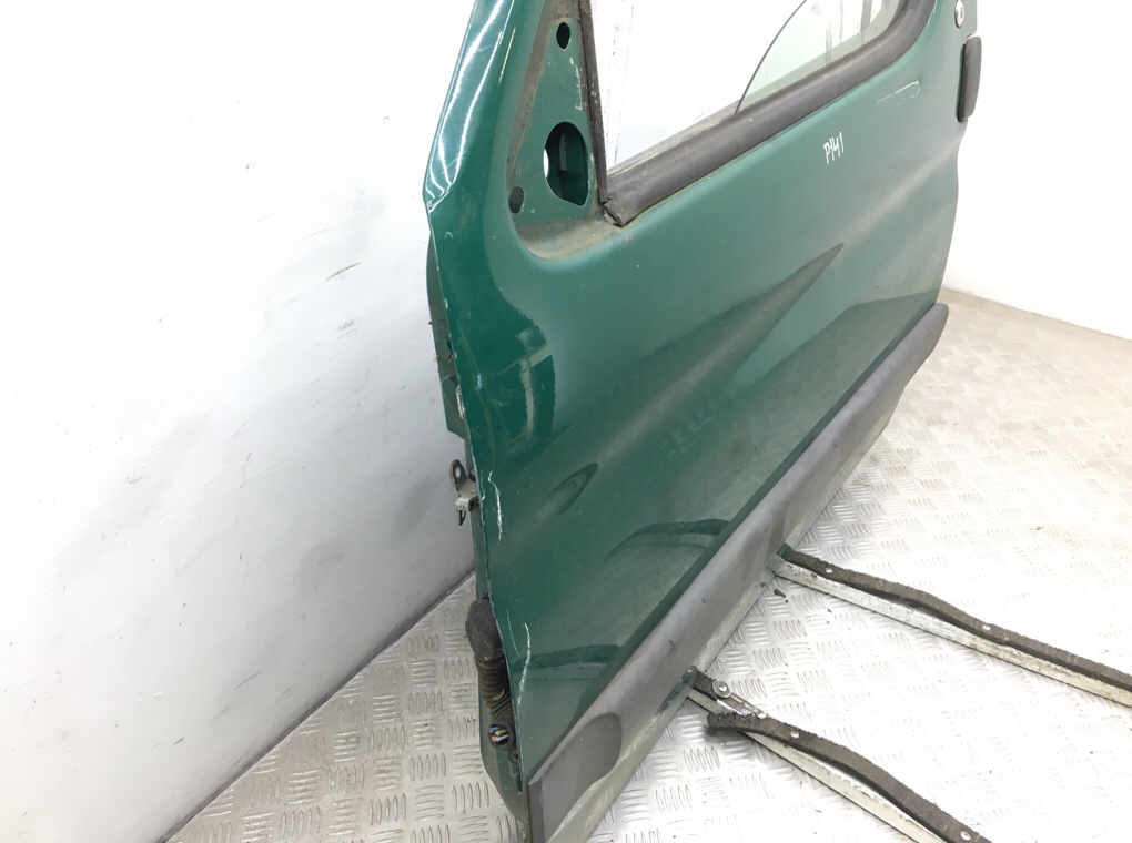 Дверь передняя левая бу для Peugeot Partner 1 1.9 D,  2002 г.