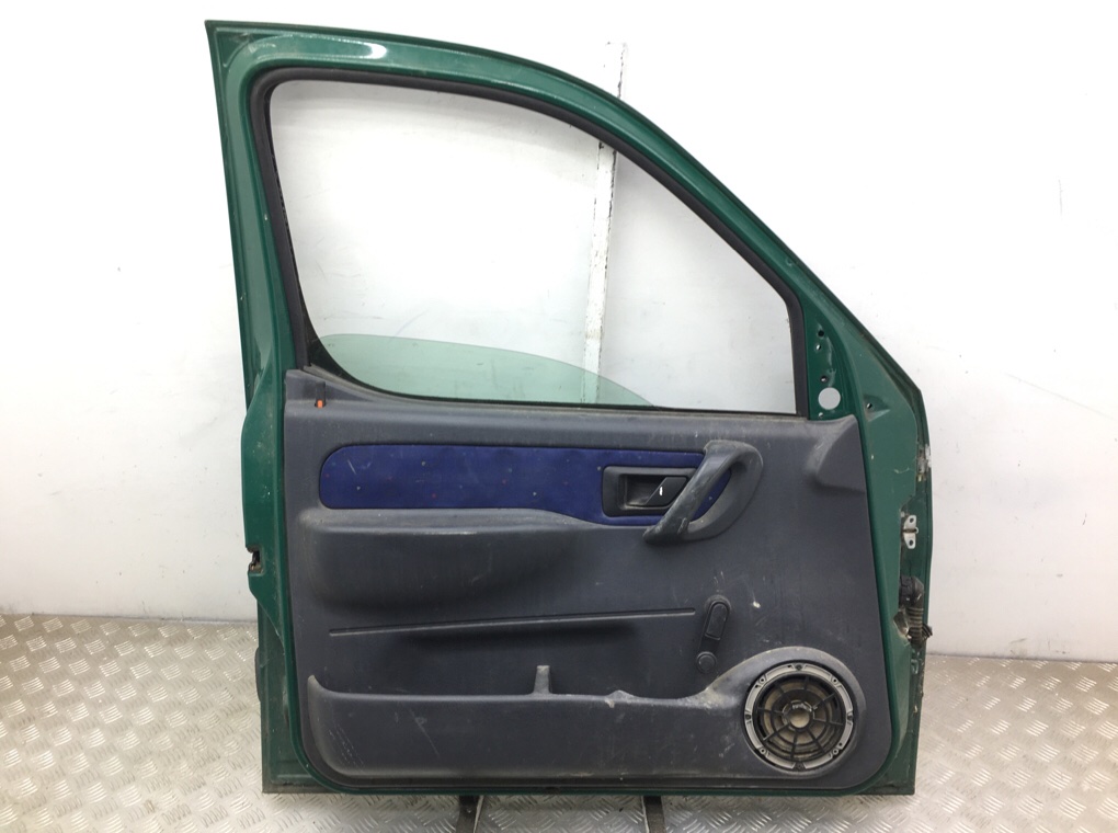Дверь передняя левая бу для Peugeot Partner 1 1.9 D,  2002 г.