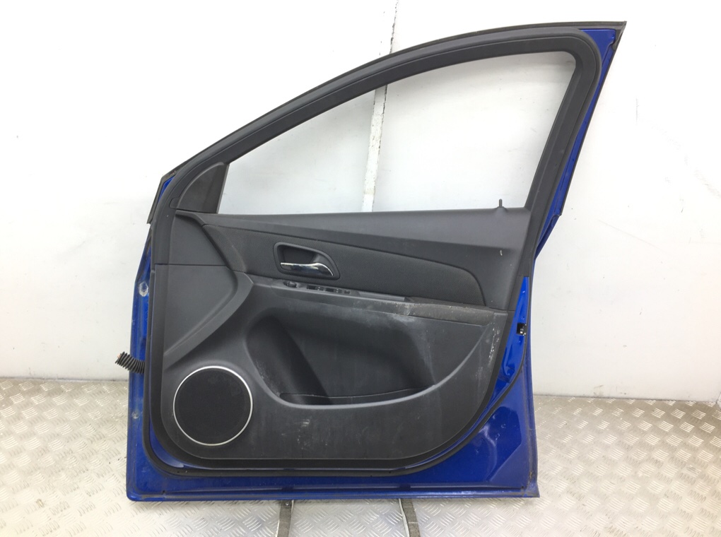 Дверь передняя правая бу для Chevrolet Cruze  2.0 CDi,  2012 г.