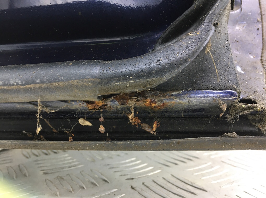 Дверь задняя левая бу для Mercedes E W210 2.4 i, 1998 г. Дверь задняя левая бу для Mercedes E W210 2.4 i, 1998 г.